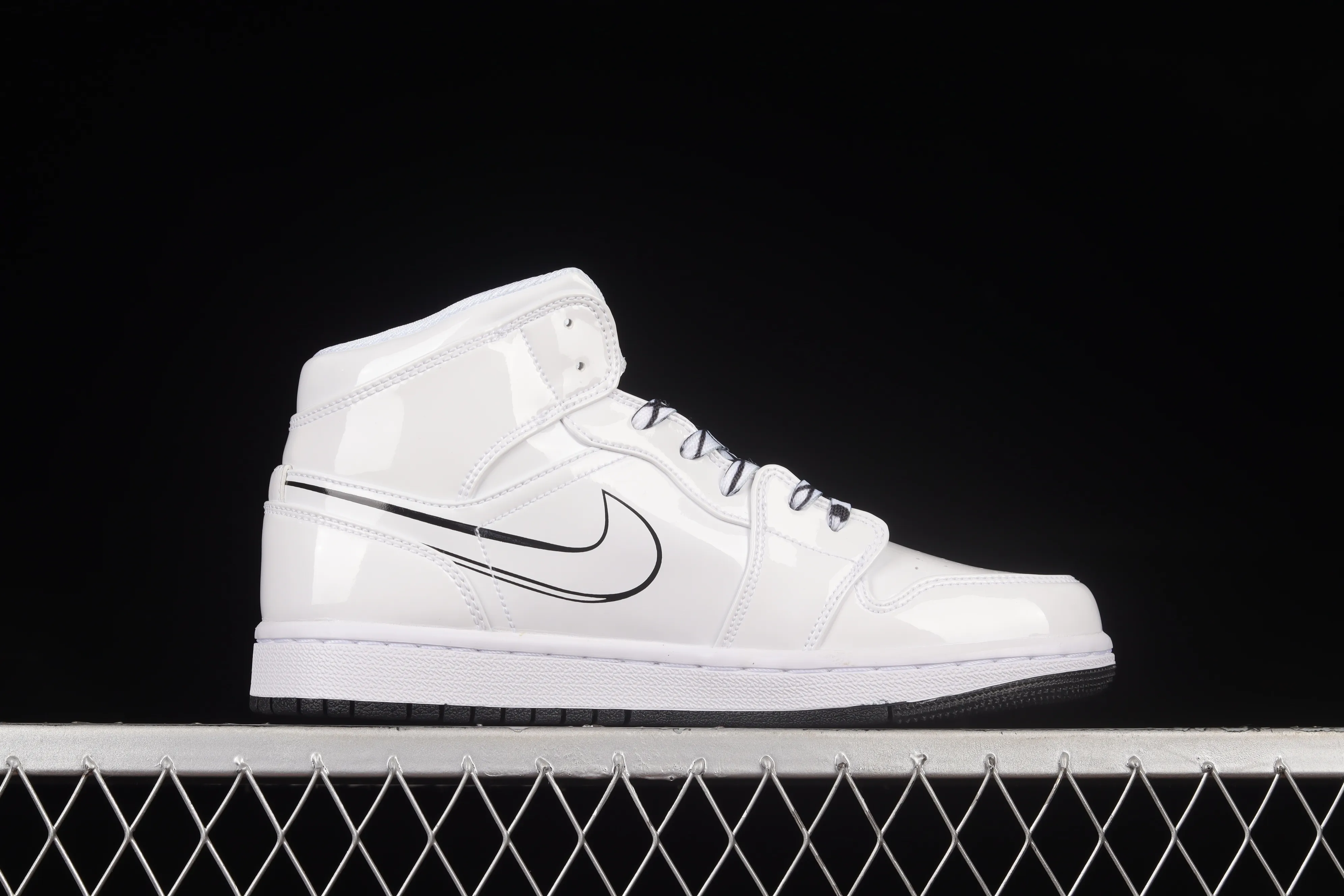 All Categories Air Jordan Jordan Series Basketball Shoes Air Jordan 1 Mid Air Jordan 1 Mid GS "Schematic" AJ1 Joe 1 White Graffiti Zhongbang Basketball Shoes DQ1864-100